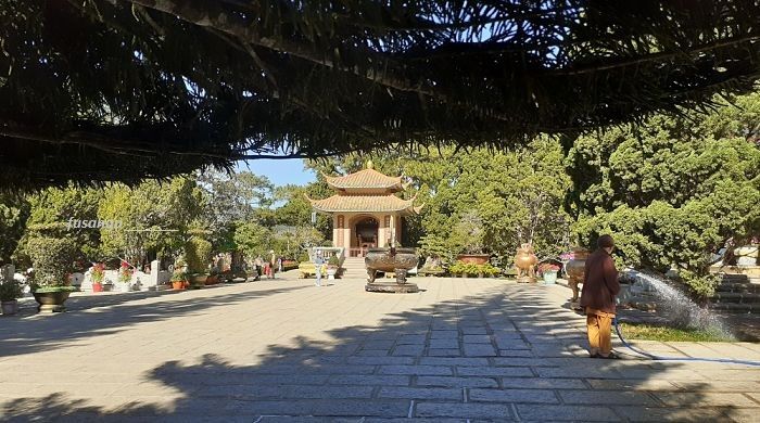 Two days in Da Lat: visit to Truc Lam Monastery